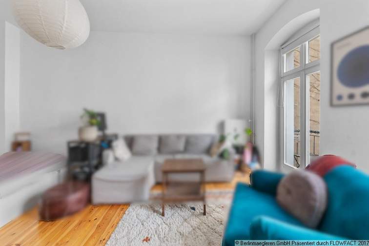 Zimmer mit Balkon