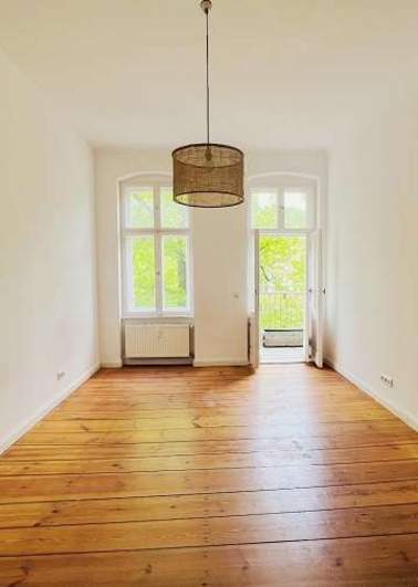 Zimmer 5 mit Balkonzugang 2