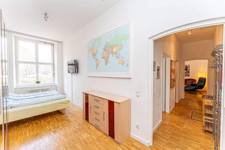 Schlafzimmer 1