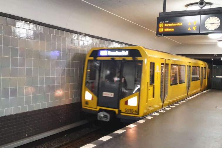 Surroundings, underground station