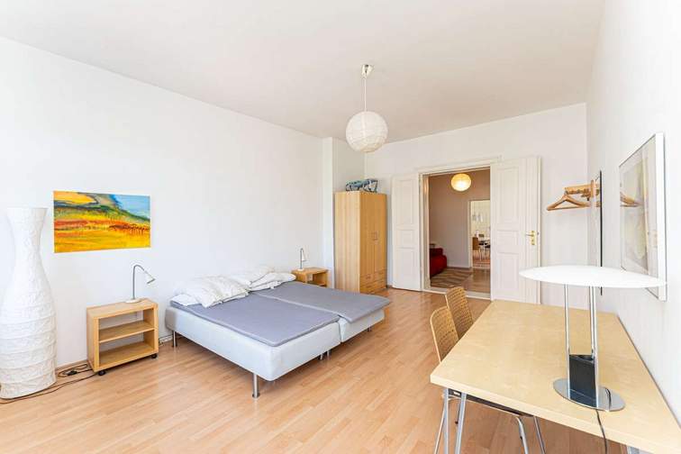 Schlafzimmer 1