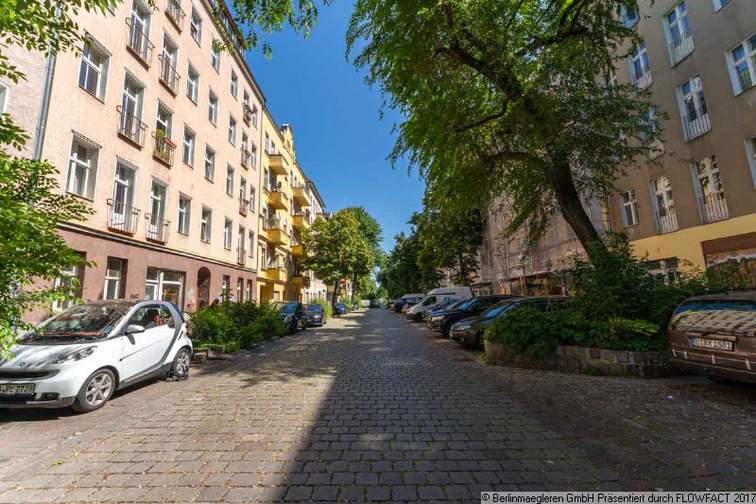 Straße vor dem Haus