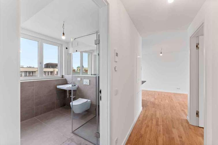 Bad, Flur Musterwohnung