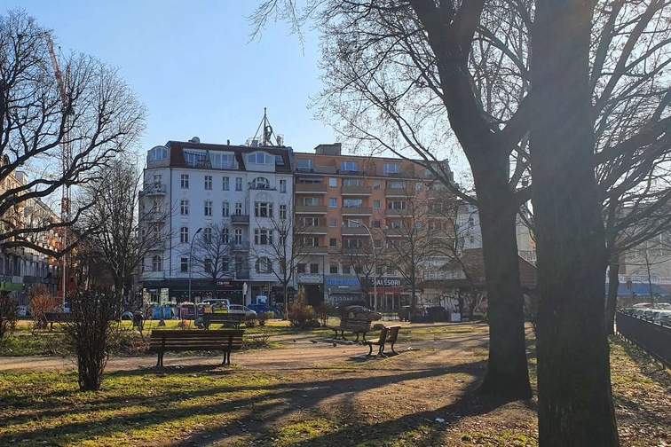 Hausansicht vom Park