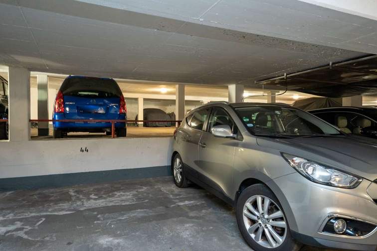 Tiefgaragenstellplatz
