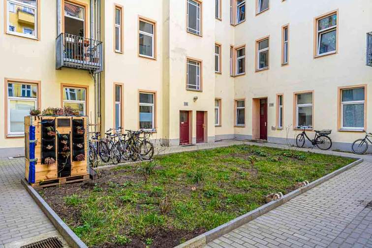 Courtyard side
