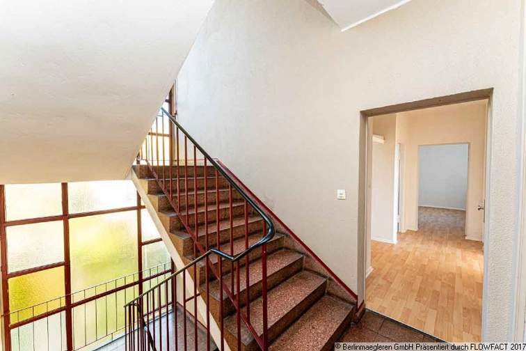 Treppenhaus, Wohnungseingang