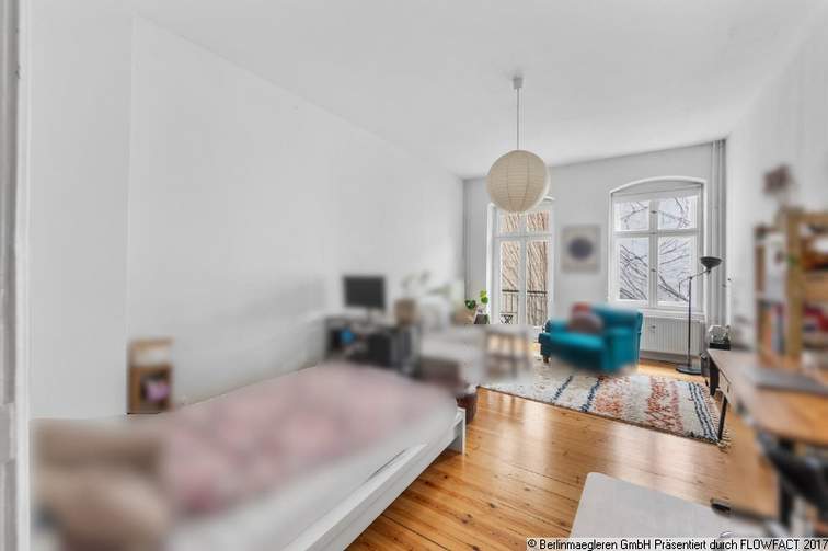 Zimmer mit Balkon