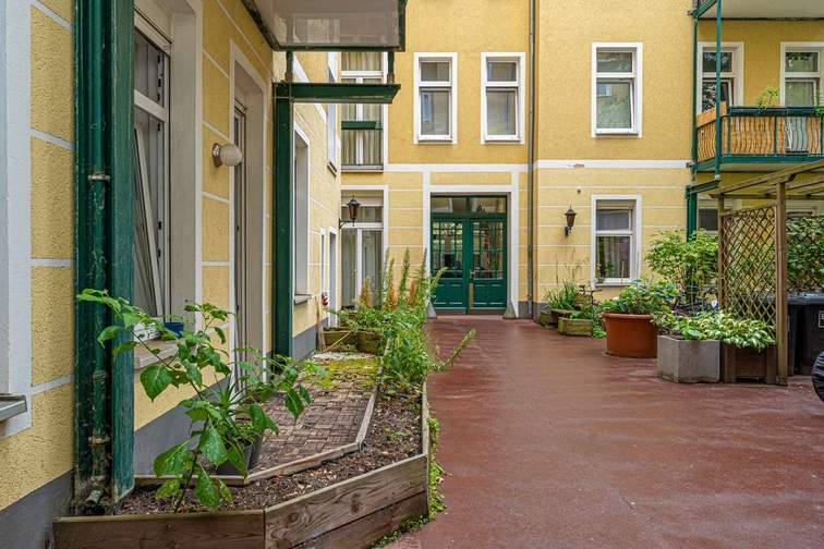 Terrasse, Hof