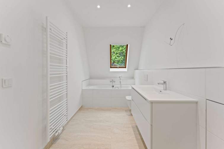 Bathroom with bathtub