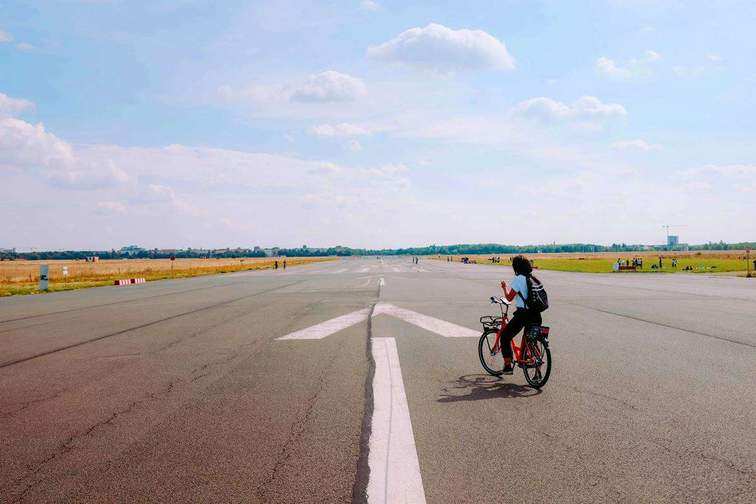 Surroundings, Tempelhofer Feld