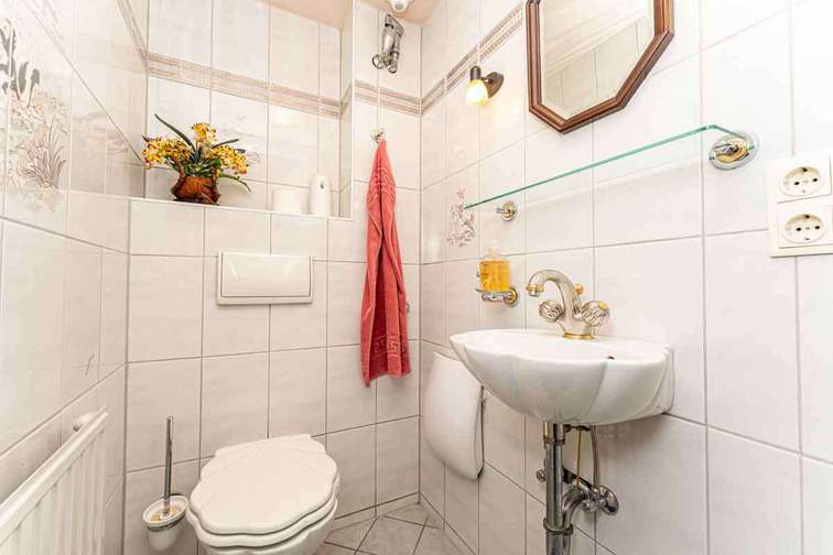 Guest toilet