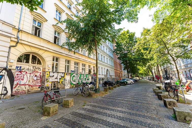Straße vor dem Haus