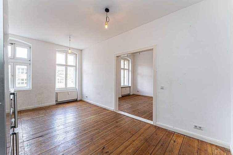 Wohnküche mit Blick in Zimmer 3