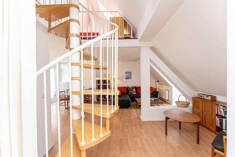 Treppe zur Galerie nach oben