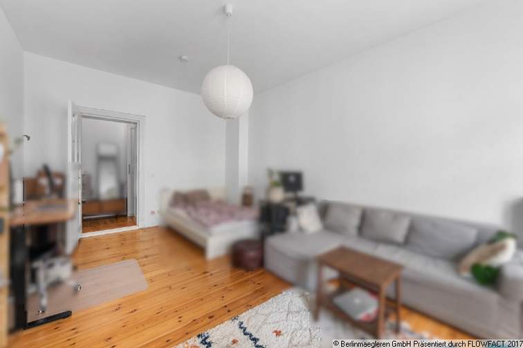 Zimmer mit Balkon