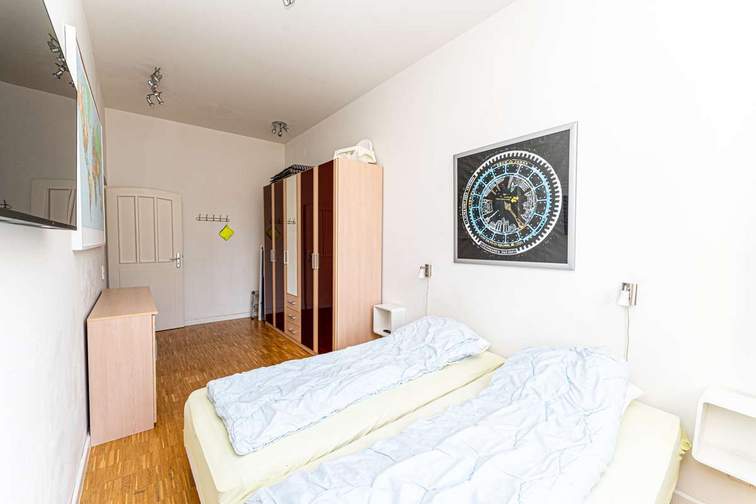 Schlafzimmer 1