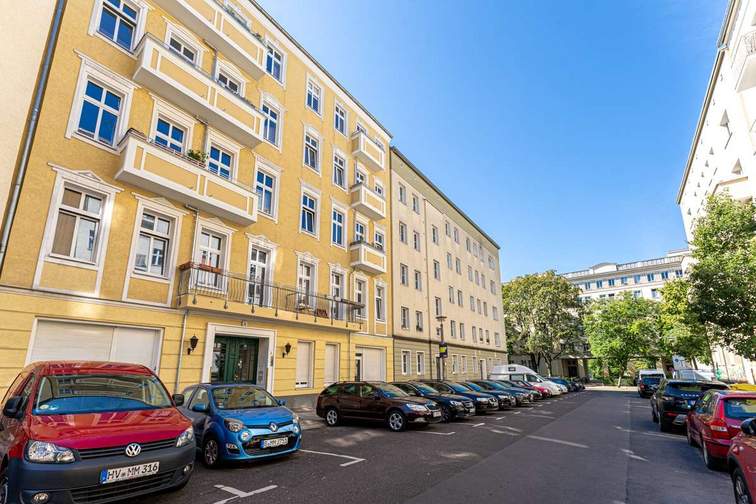 Straße vor dem Haus