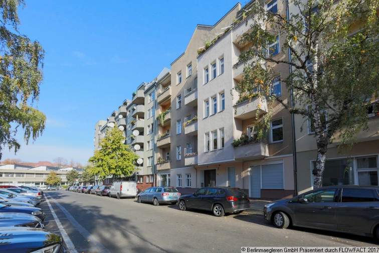 Strasse vor dem Haus