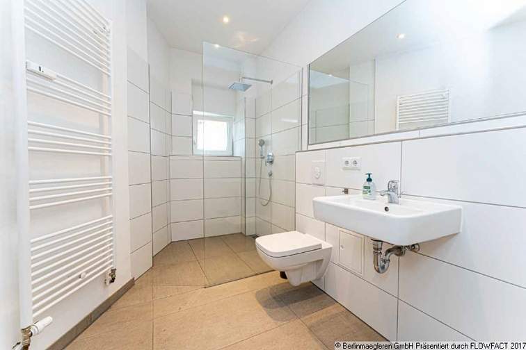 Modernes Duschbad