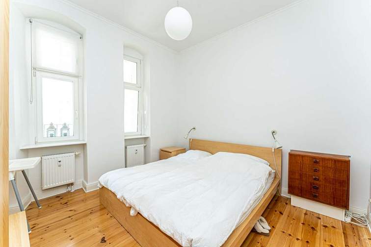 Schlafzimmer 1