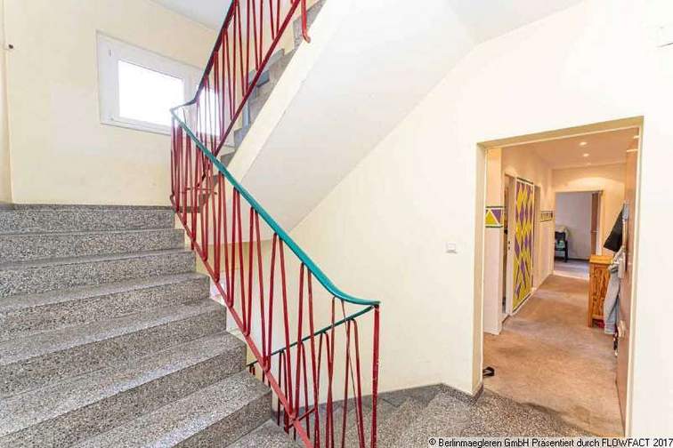 Treppenhaus, Wohnungseingang